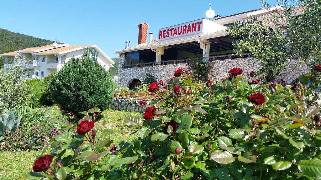 Hotel Zlatni Lav Martinšćica 외부 사진